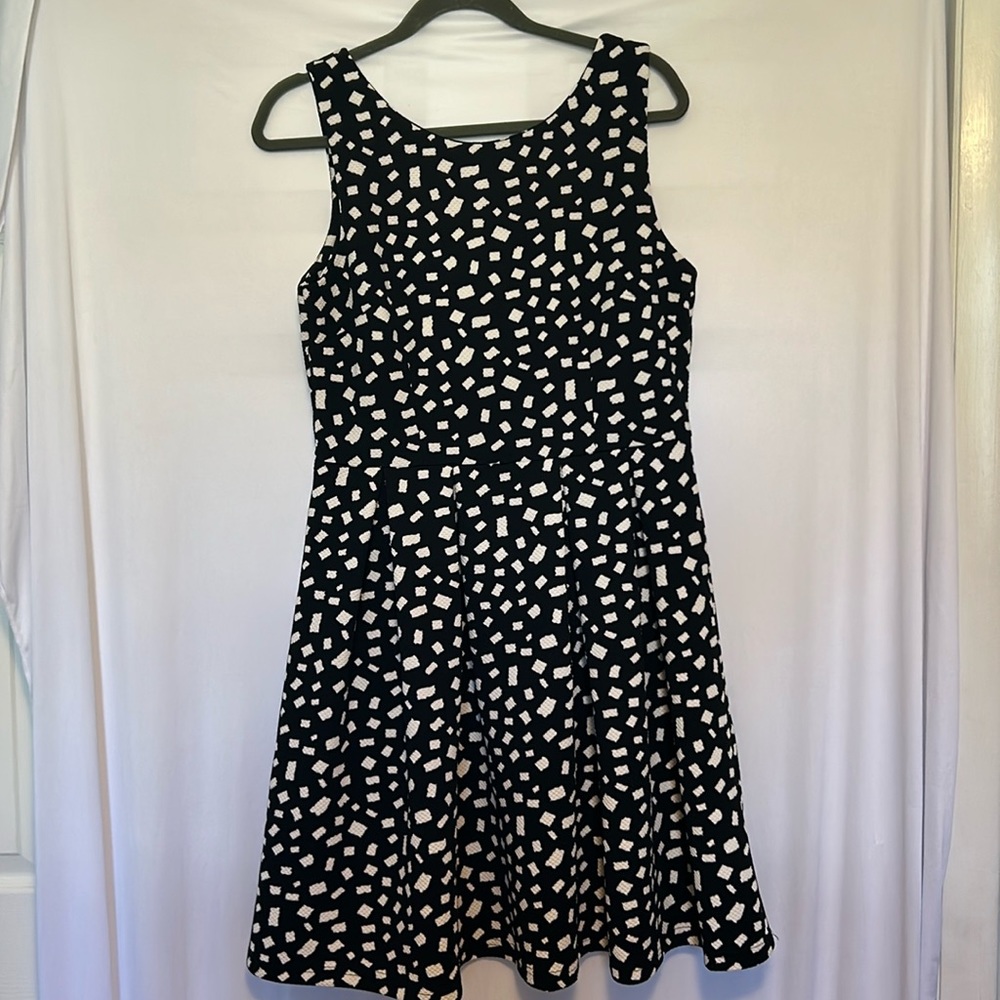 Black and white dress size medium